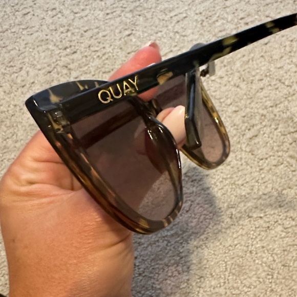 Quay Australia Leopard Print Sunglasses - Picture 2 of 2